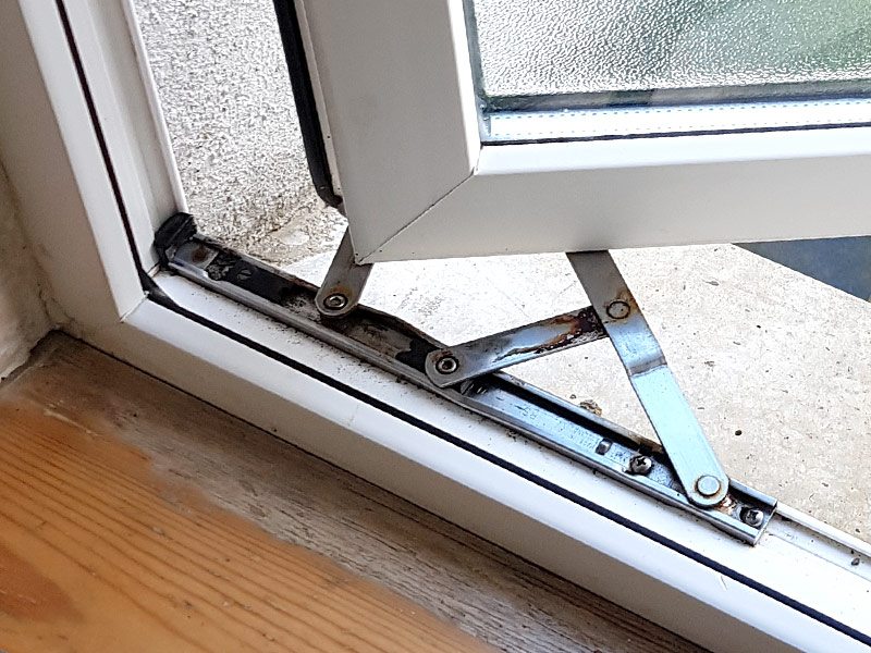 WINDOW HINGE REPAIR & COSTS